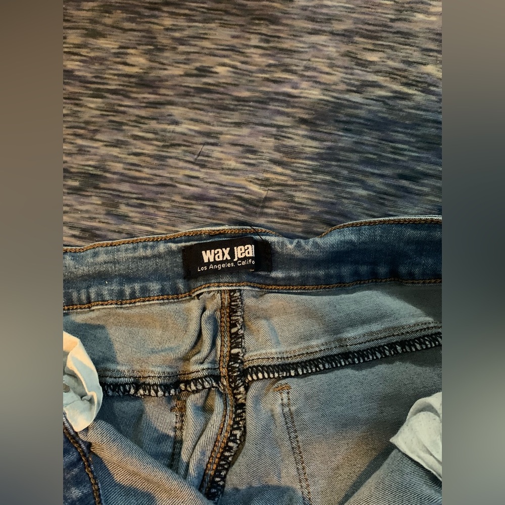 Jeans - Picture 2 of 3